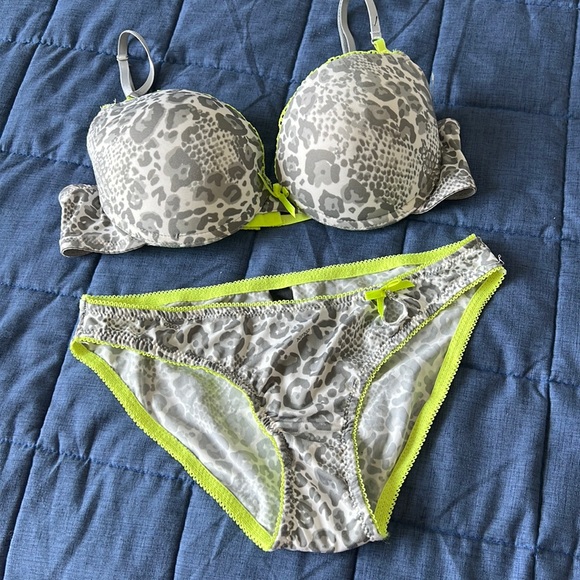 XOXO Other - XOXO Bra and Panty Set